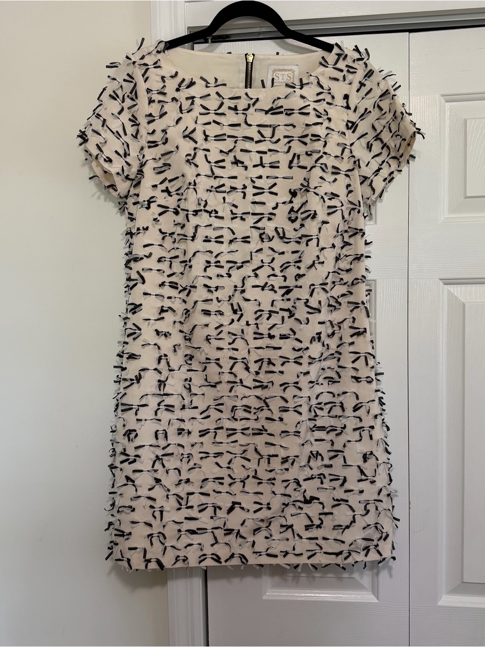 Sail to Sable Off White Black  Short Sleeve Mid Length Dress Size 10